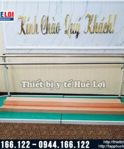 Thang song song tập phục hồi chức năng đi cho người bệnh
