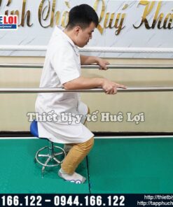 Thang song song tập phục hồi chức năng đi cho người bệnh