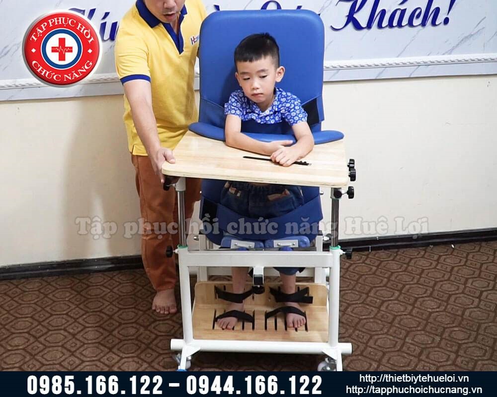 Ghế đa năng tập đứng cho trẻ bệnh lí