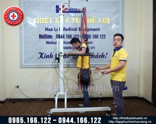 Khung tập đi bằng điện cho người già người tai biến
