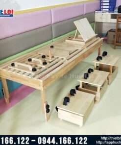 Bộ bàn ghế gỗ giúp trẻ giữ thăng bằng