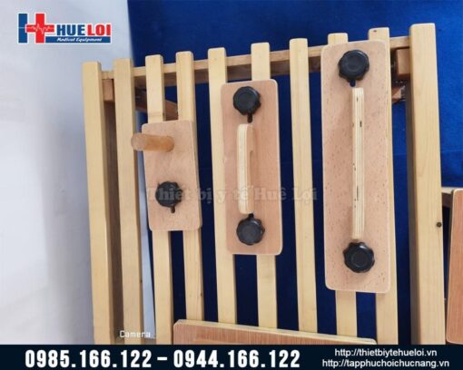 Bộ bàn ghế gỗ giúp trẻ giữ thăng bằng