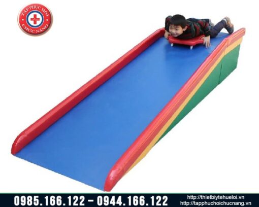 Cầu trượt giúp tập thăng bằng