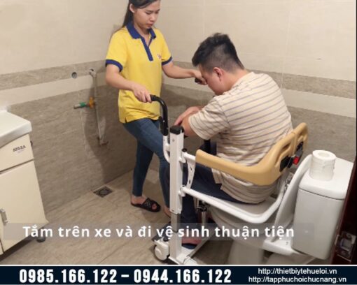Xe lăn 2 cánh nâng hạ bằng pittong