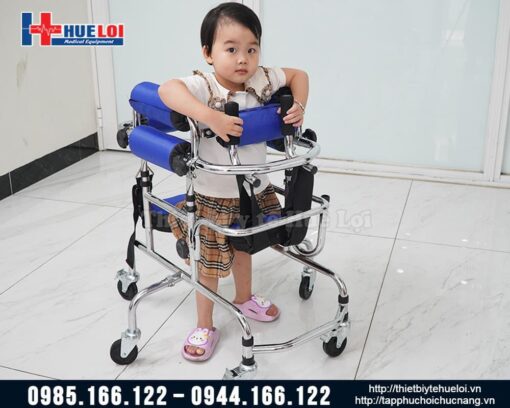 Tập đi an toàn cho trẻ em bằng khung tập đi